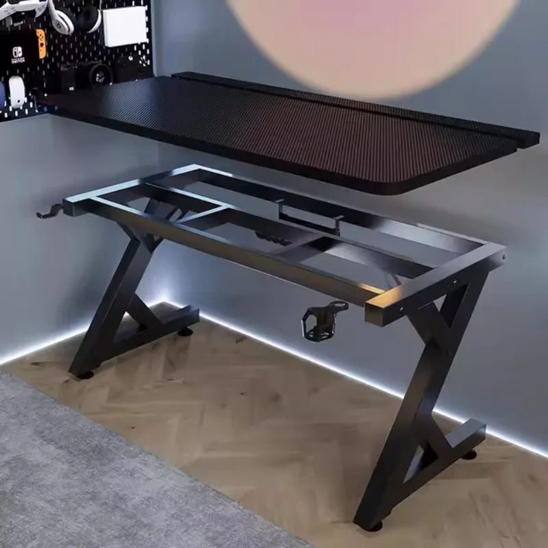 Q Minimalist Black Computer De - Desk Setup Art recensione e prezzo