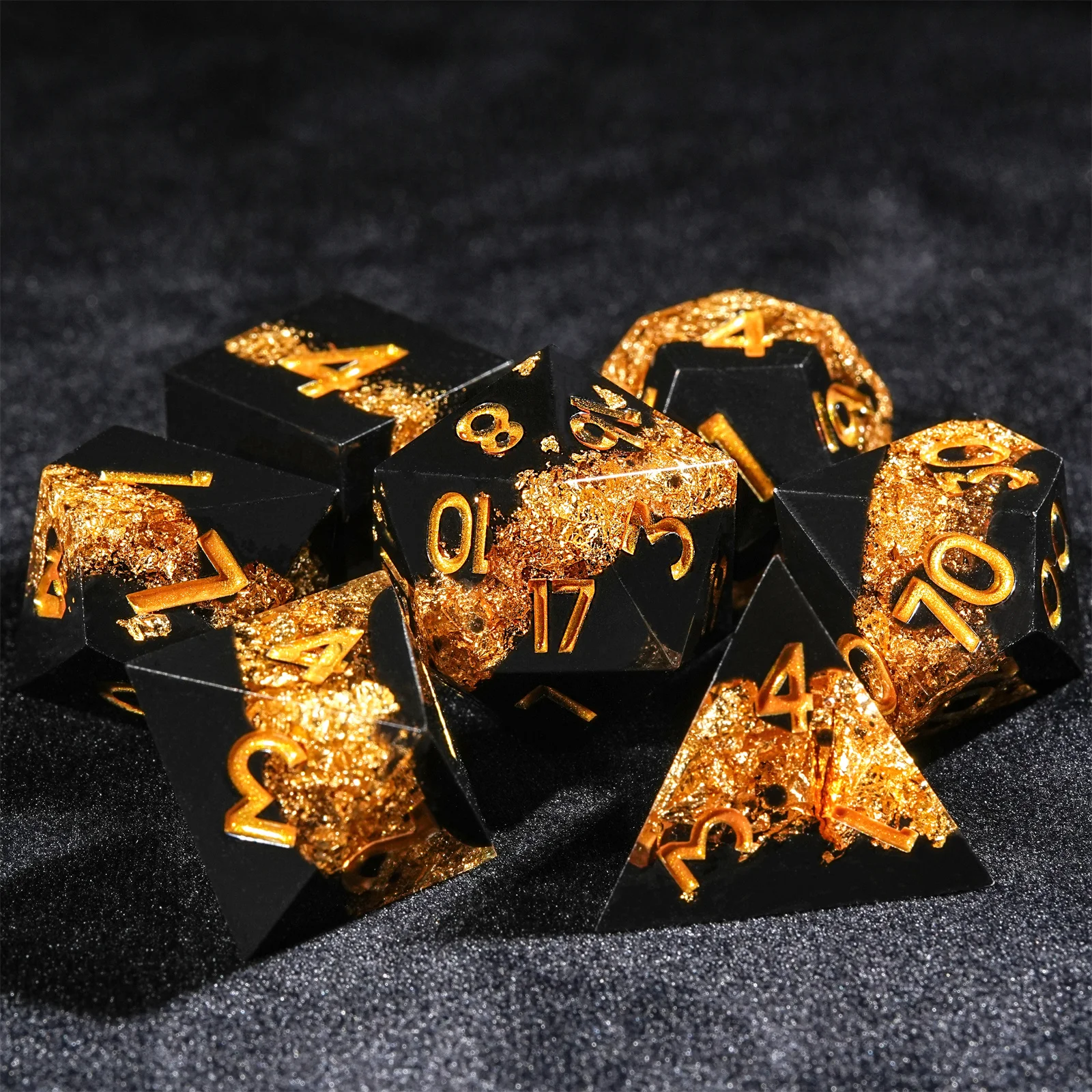 7pcs DND Dice Resin Black Gold - Desk Setup Black recensione e prezzo