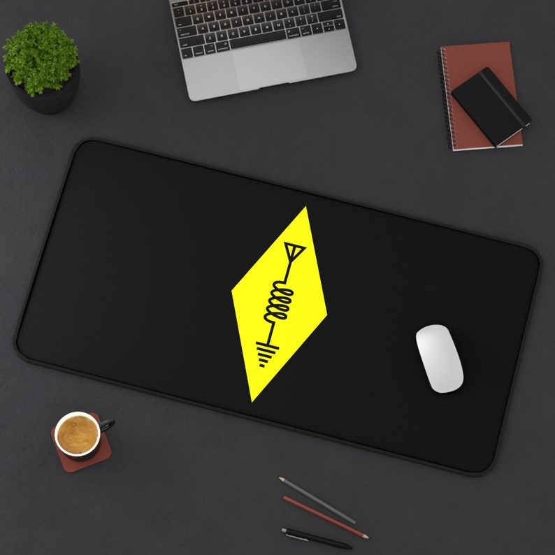 Amateur Radio Symbol Table Mat - Desk Setup Black recensione e prezzo