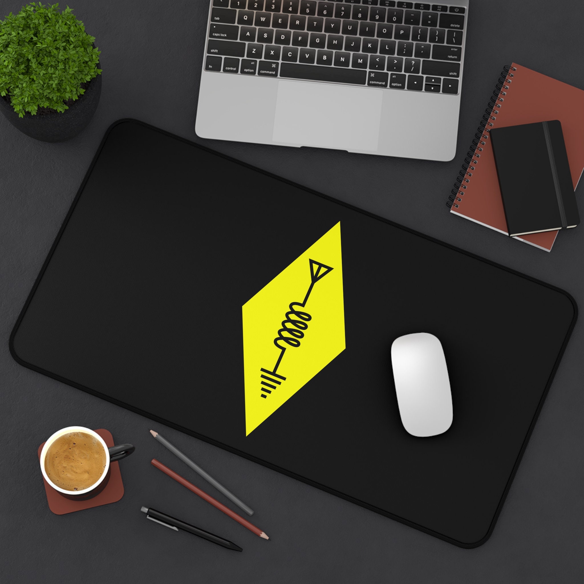 Amateur Radio Symbol Table Mat - Desk Setup Black recensione e prezzo