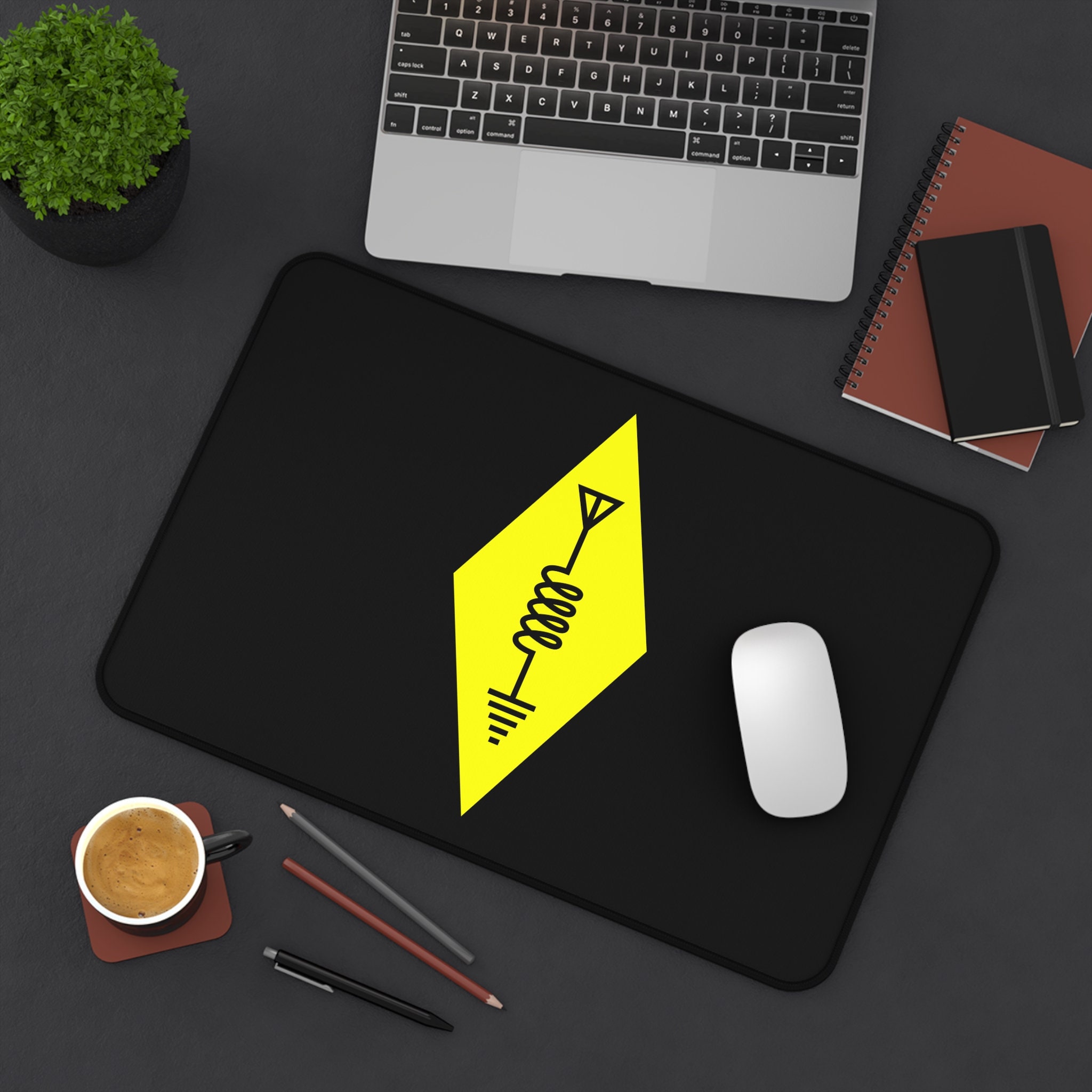 Amateur Radio Symbol Table Mat - Desk Setup Black recensione e prezzo