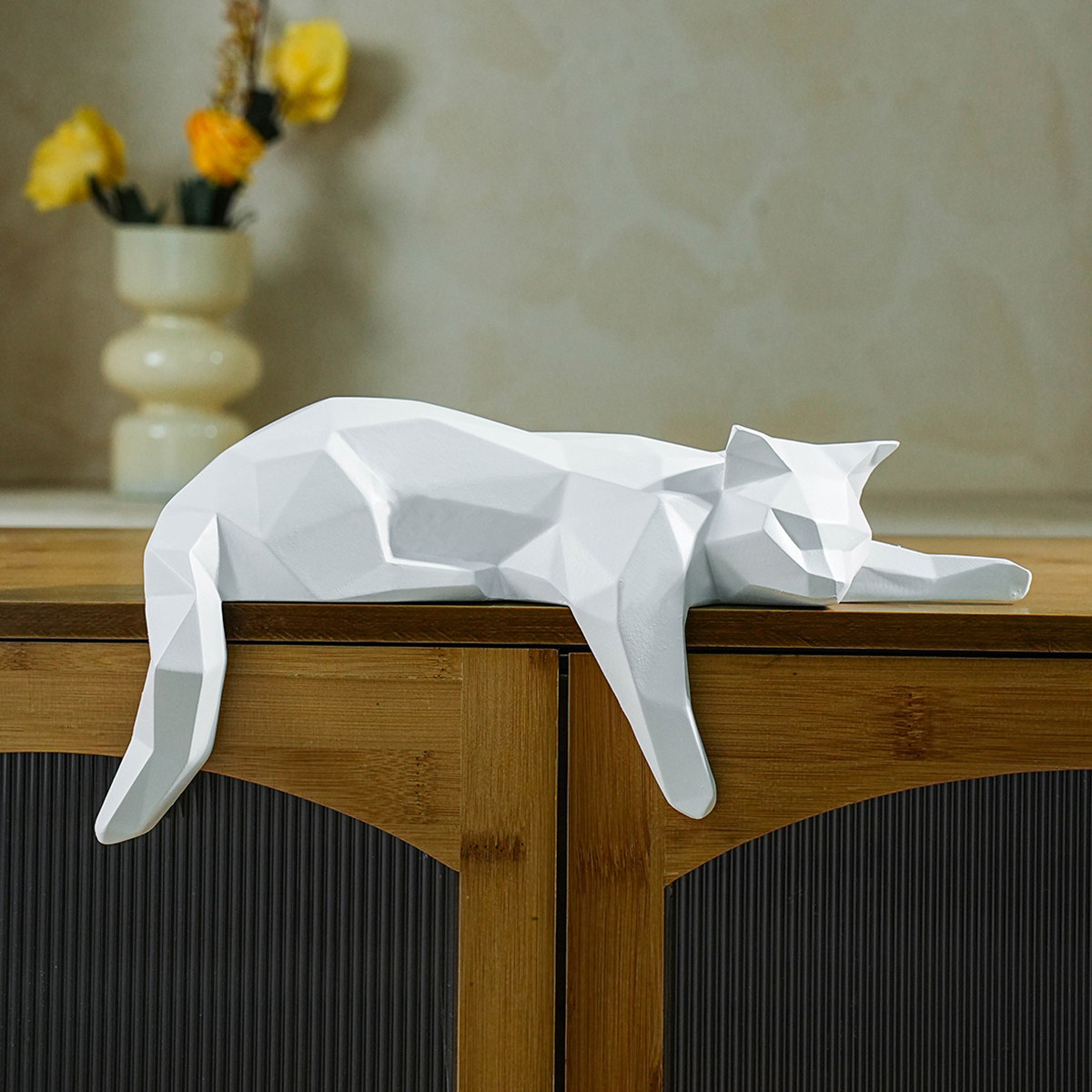 White Black Cat Statue - Geome - Desk Setup Black recensione e prezzo