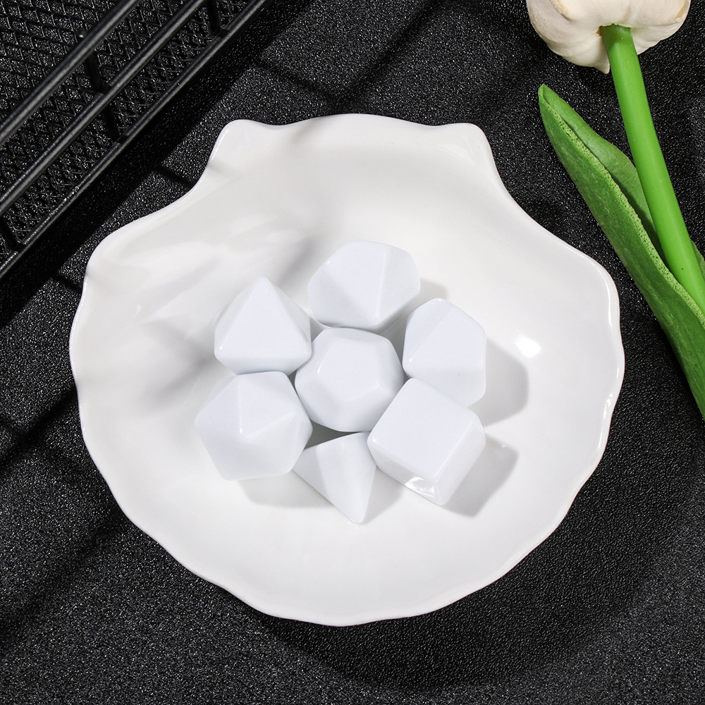 7 Pcs Set of Black White Blank - Desk Setup Black recensione e prezzo