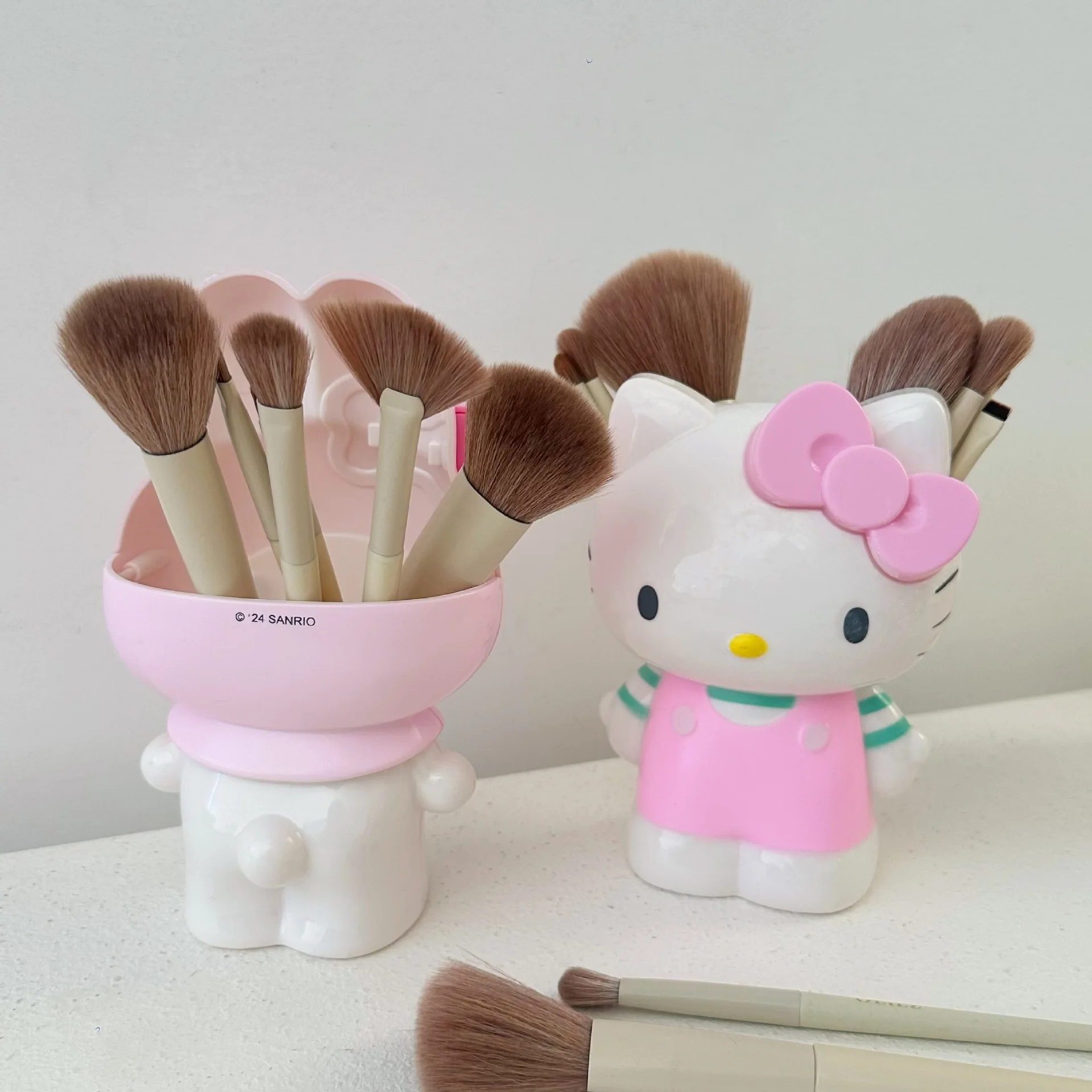 My Melody Hello Kitty Makeup B - Desk Setup Room recensione e prezzo